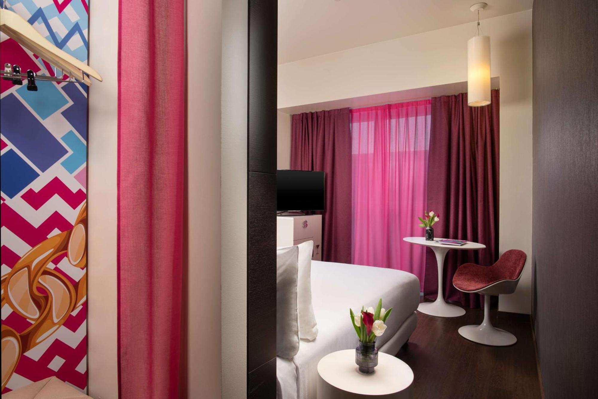 Quarto Nhow com Cama de Casal ou 2 de Solteiro